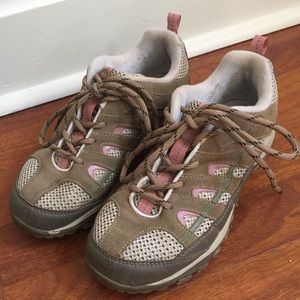Girls Merrell Trail Shoes sz 4